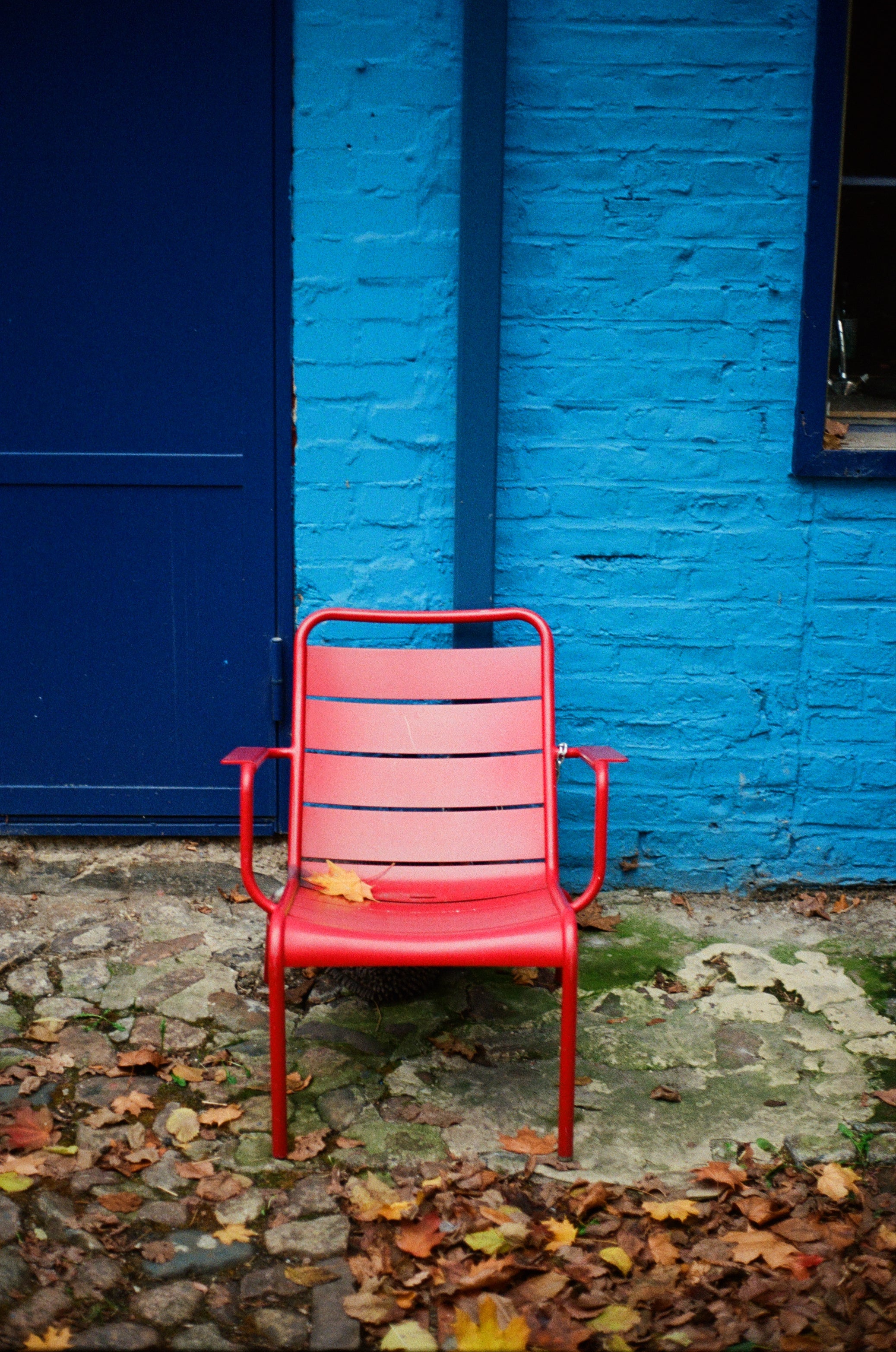 street scene captured on C41 color film