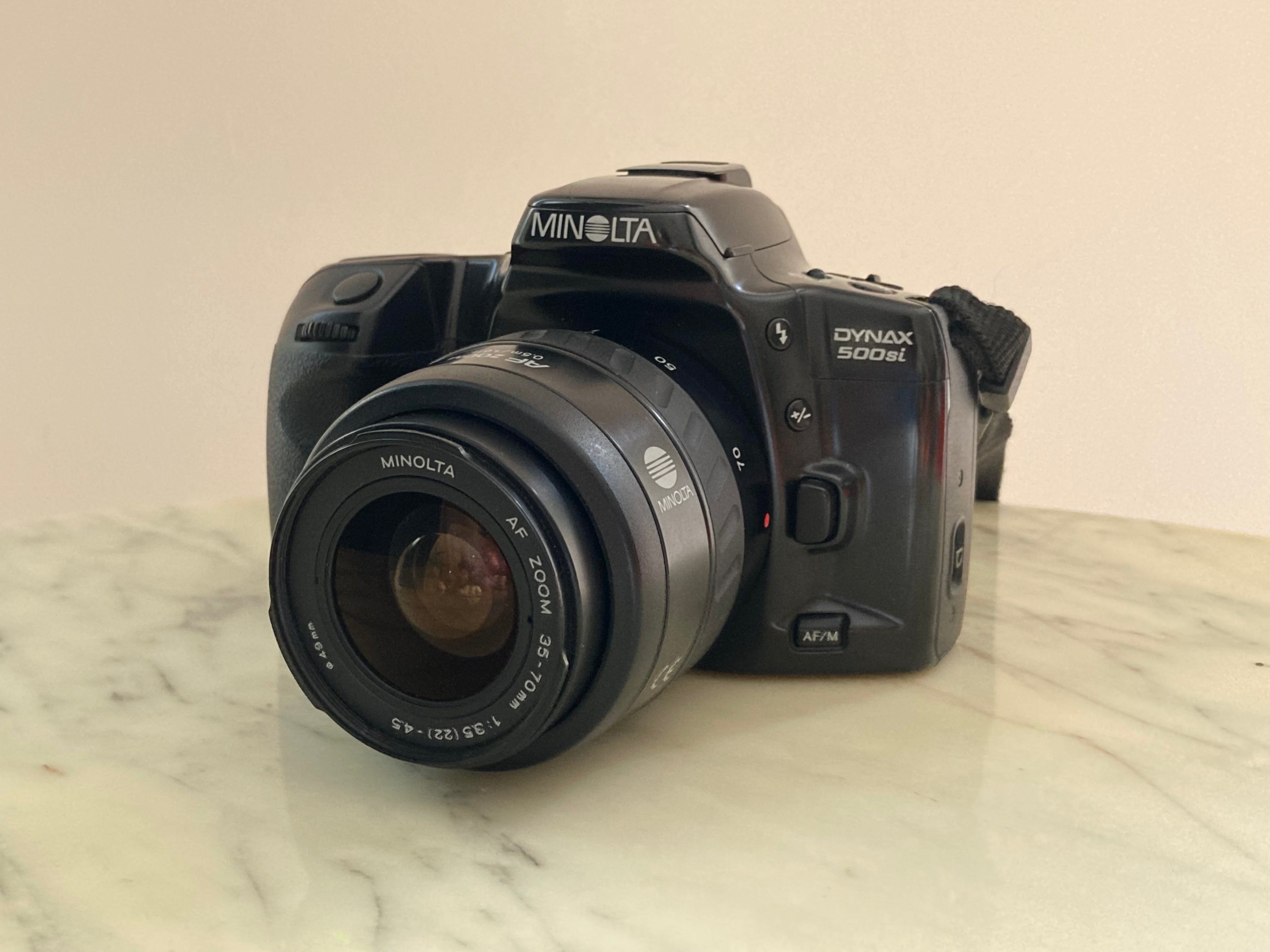 Minolta Dynax 500si SLR + 35-70mm AF lens