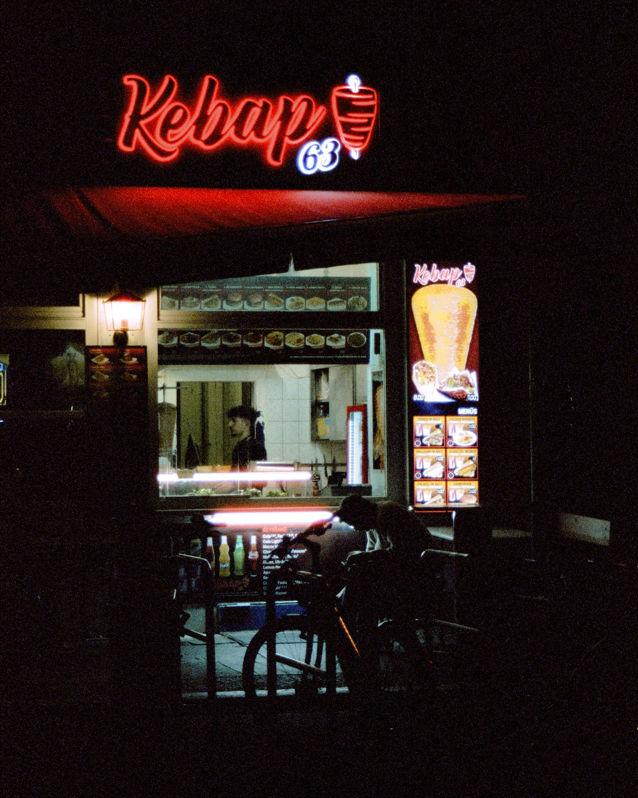 red with contrast on c41 color negative film