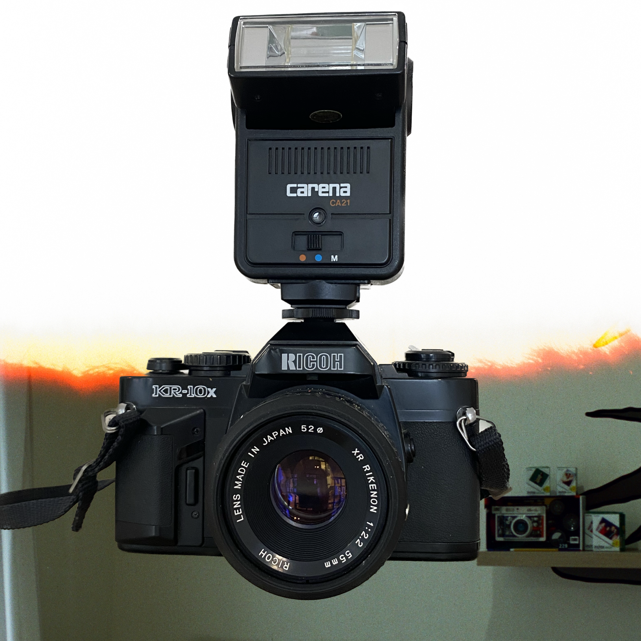 Ricoh KR-10x with carena ca21 flash