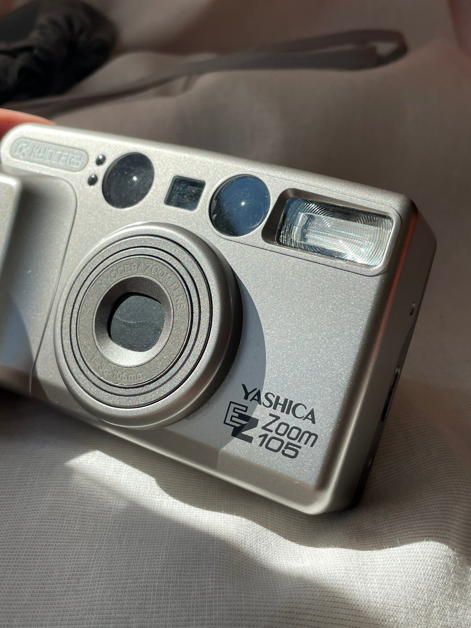 Yashica EZ Zoom 105  *point & shoot camera