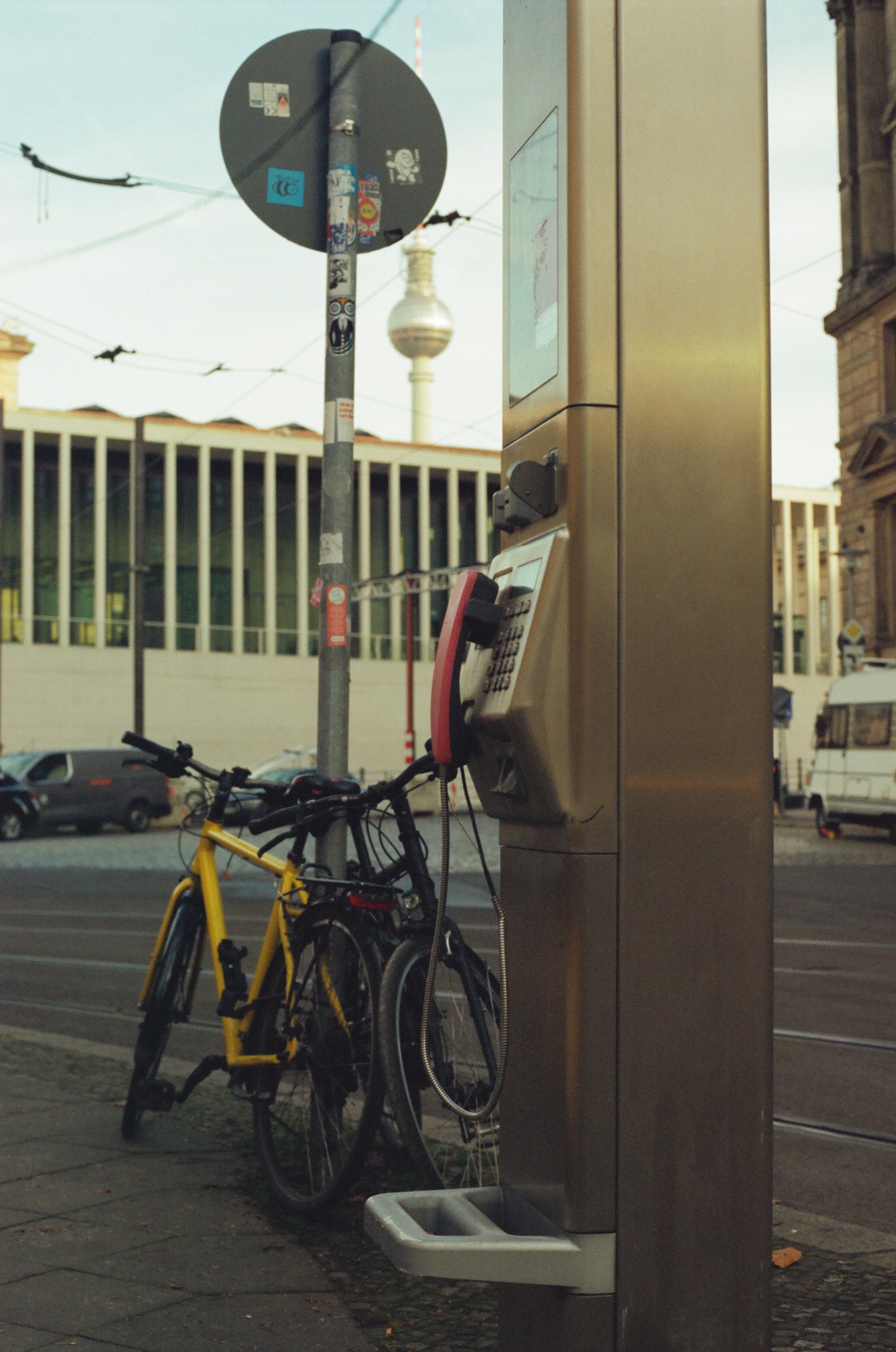 Kodak vision 400D without Remjet (135 type roll film, 36 exposures), 1 roll